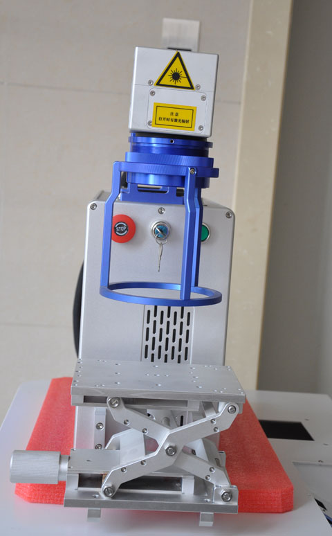 便攜式激光打標(biāo)機(jī)2 便攜式激光打標(biāo)機(jī)2