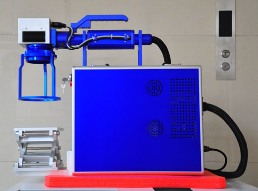 便攜式激光打標(biāo)機(jī)1 便攜式激光打標(biāo)機(jī)1