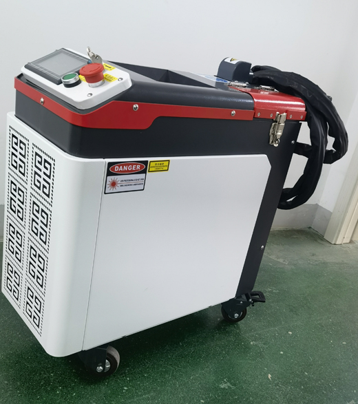 cc8af2f25f5a1d50b75f44bf4b2cfeea.jpg 手持激光清洗機.jpg