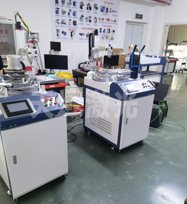 手持激光焊接機實拍圖